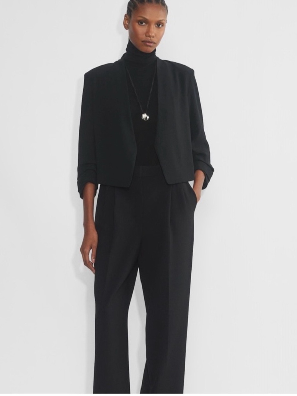 Aritzia Babaton Power Crop Blazer | Black | Size 6
